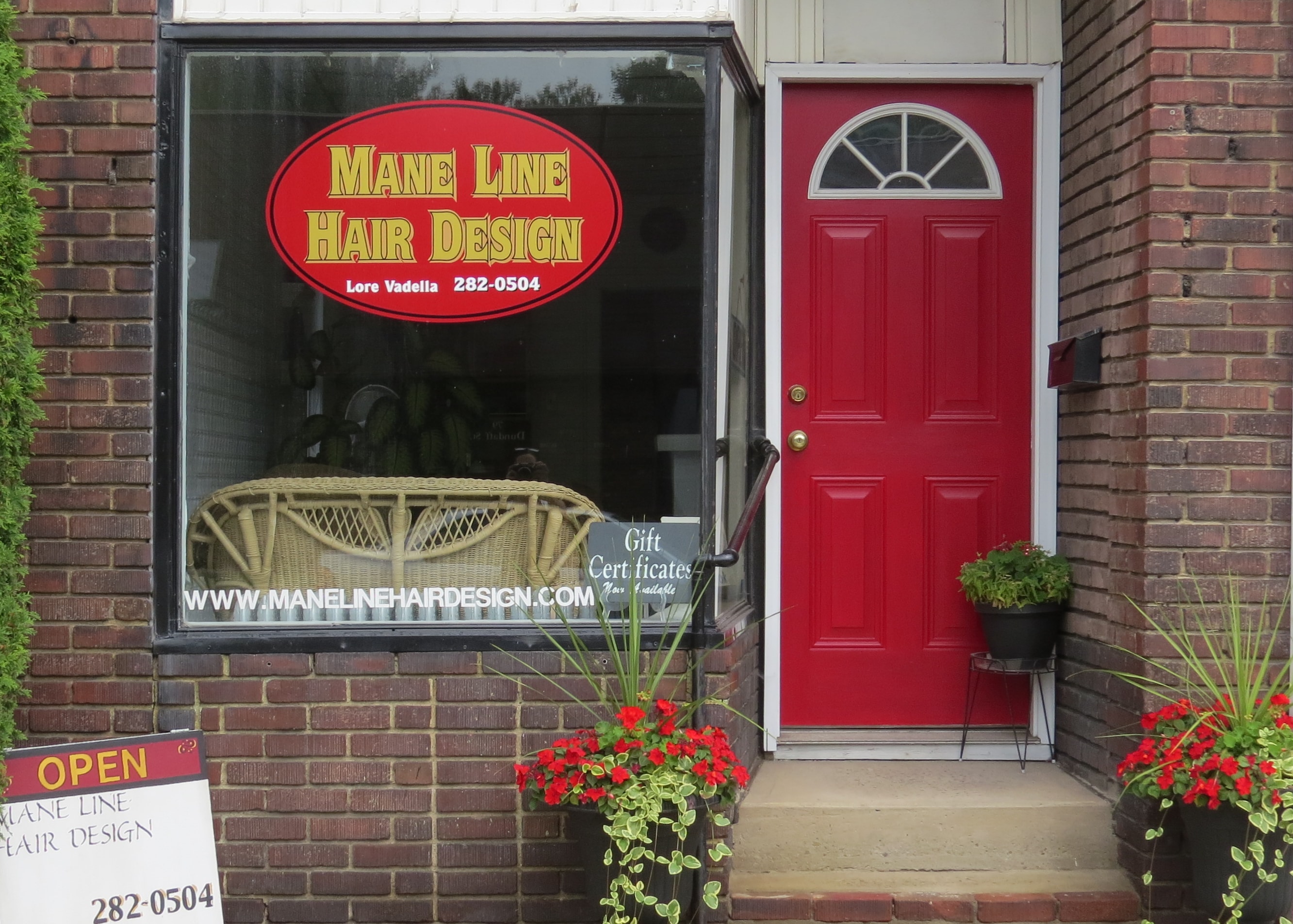 Image of the outside of Mane Line Hair Design